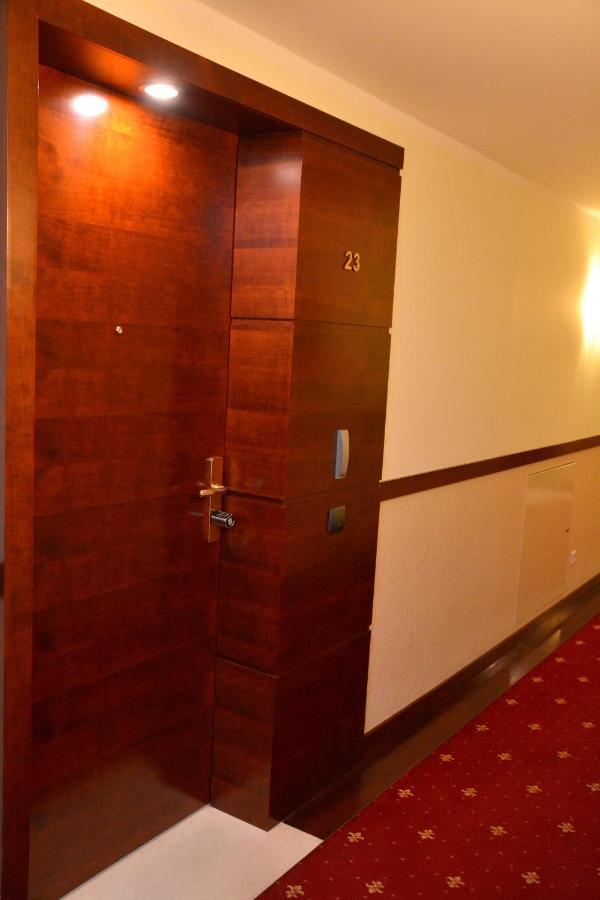 Azyl Apartments Varşovia Exterior foto